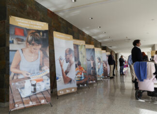 Inauguración de la exposición fotográfica 'Autocuidados de la Fibrosis Quística. La historia interminable que puede cambiar'