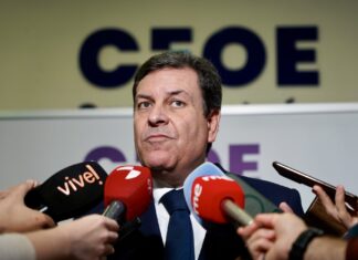 CEOE Castilla y León mantiene un encuentro con el consejero de Economía y Hacienda