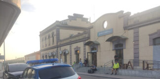 Estación de tren de Venta de Baños afectada tras el apagón de luz en toda España