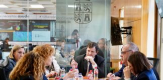 Fernández Mañueco participa en el Comité de Crisis establecido en el 112, junto a la vicepresidenta y el consejero de Sanidad