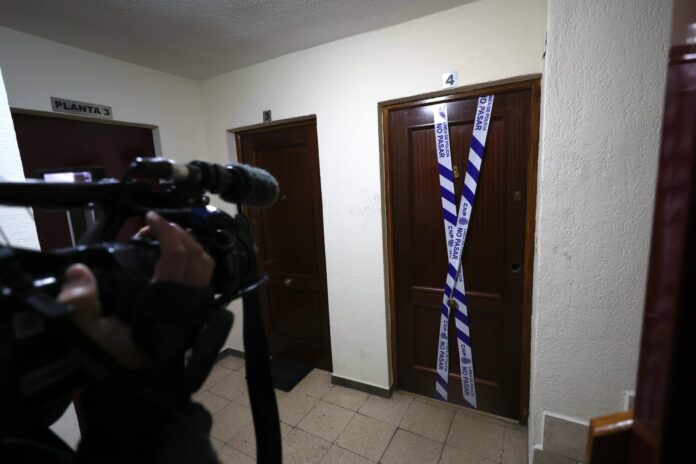 Piso ubicado en el número 3 de la calle Félix Hernández de Ávila en el que han aparecido los cuerpos sin vida de un matrimonio