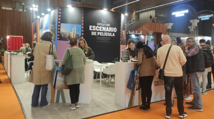 La Junta promociona su oferta turística como ‘Escenario de película’ en la feria Expovacaciones de Bilbao
