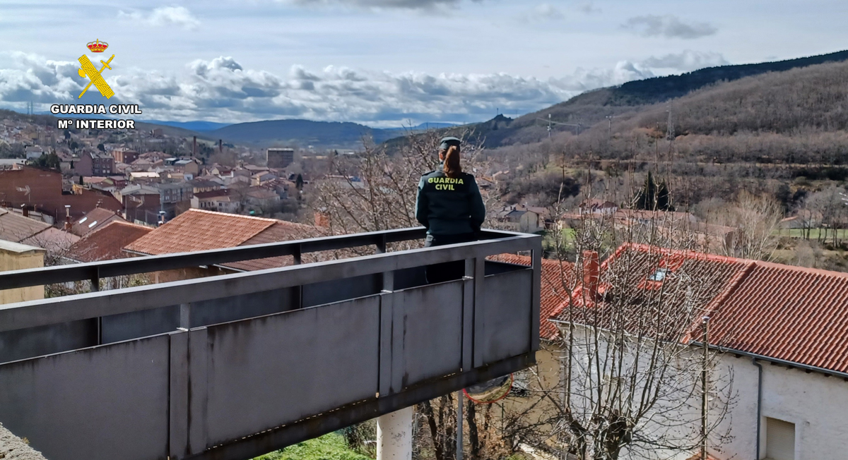 Agente de la Guardia Civil en Barruelo de Santullán