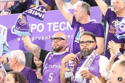 La grada en el encuentro contra Obradoiro