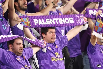 La grada en el encuentro contra Obradoiro