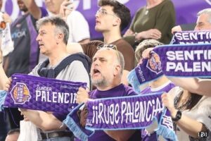 La grada en el encuentro contra Obradoiro