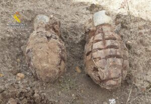 Granadas de mano halladas en el monte de Berzosilla