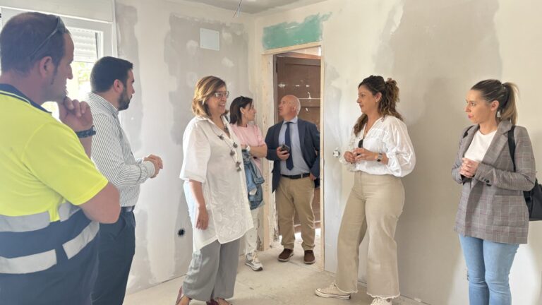 "La presidenta de la Diputación visita Cascón de la Nava para valorar las inversiones provinciales"