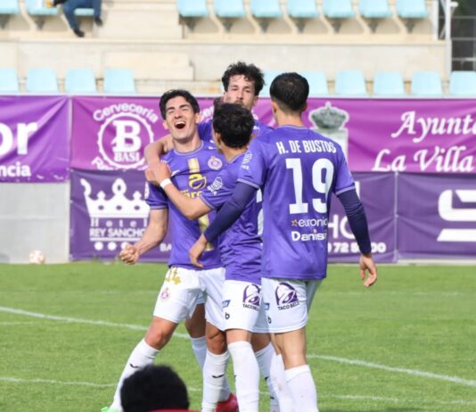 Palencia Cristo Atlético celebrando un gol ante el Laguna