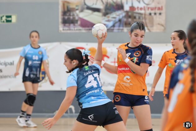 Rubén Díaz (@fotografiardiaz). Club Balonmano Palencia Femenino vs CBM Maravillas
