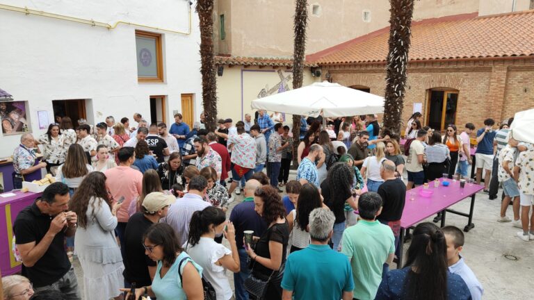 El Patio de los Nazarenos acoge el IV Vermú Solidario en beneficio de Aspace Palencia