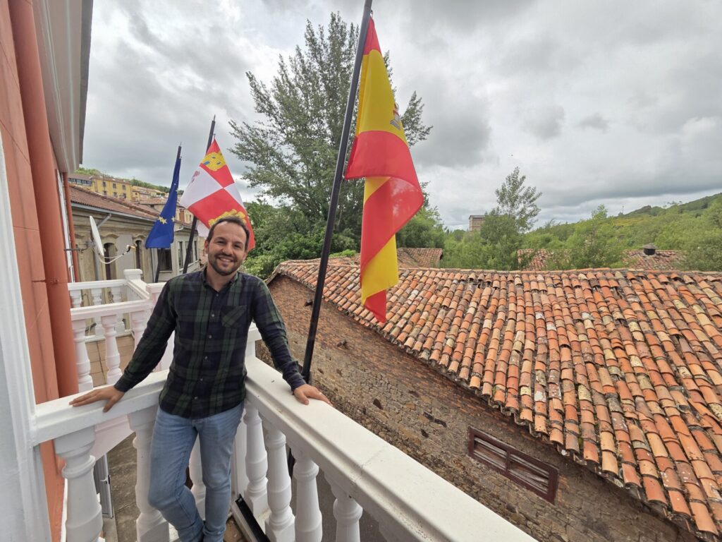 El alcalde de Barruelo de Santullán, Cristian Delgado