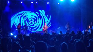 Funambulista en el Parque del Salón