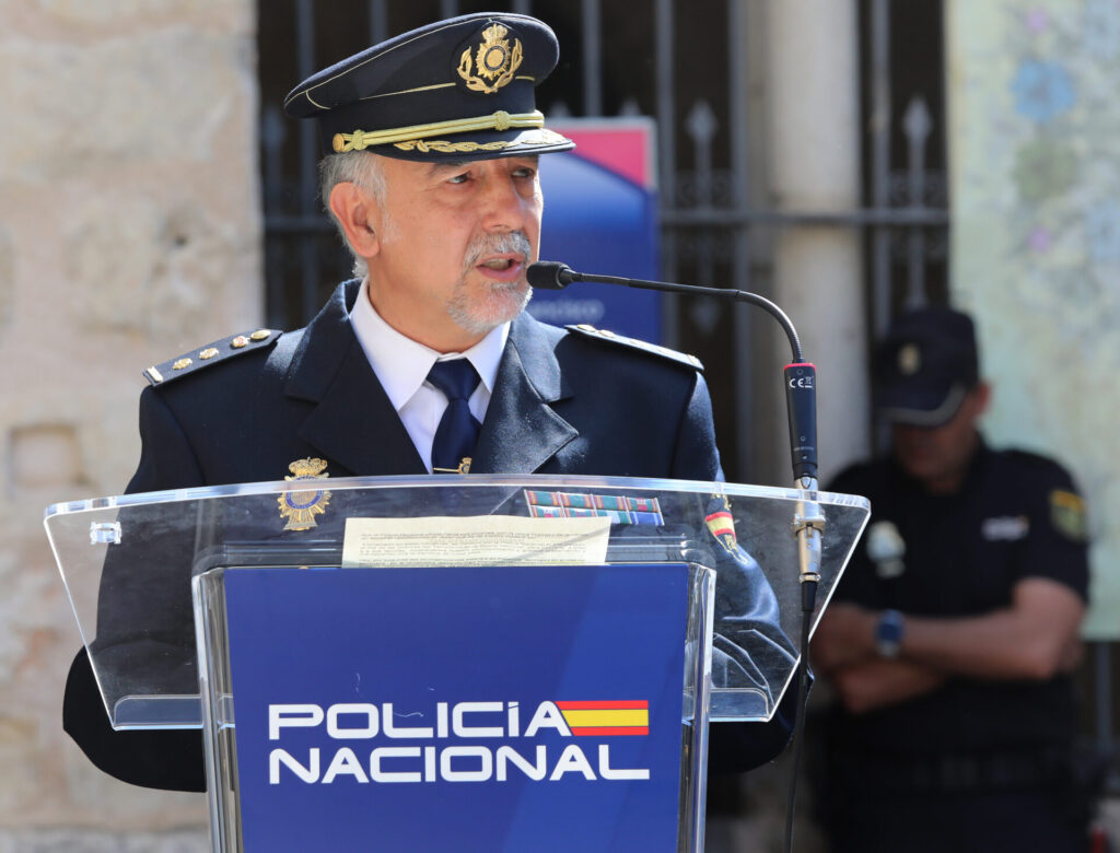 Acto de homenaje a los caídos victimas del terrorismo en la Policía Nacional
