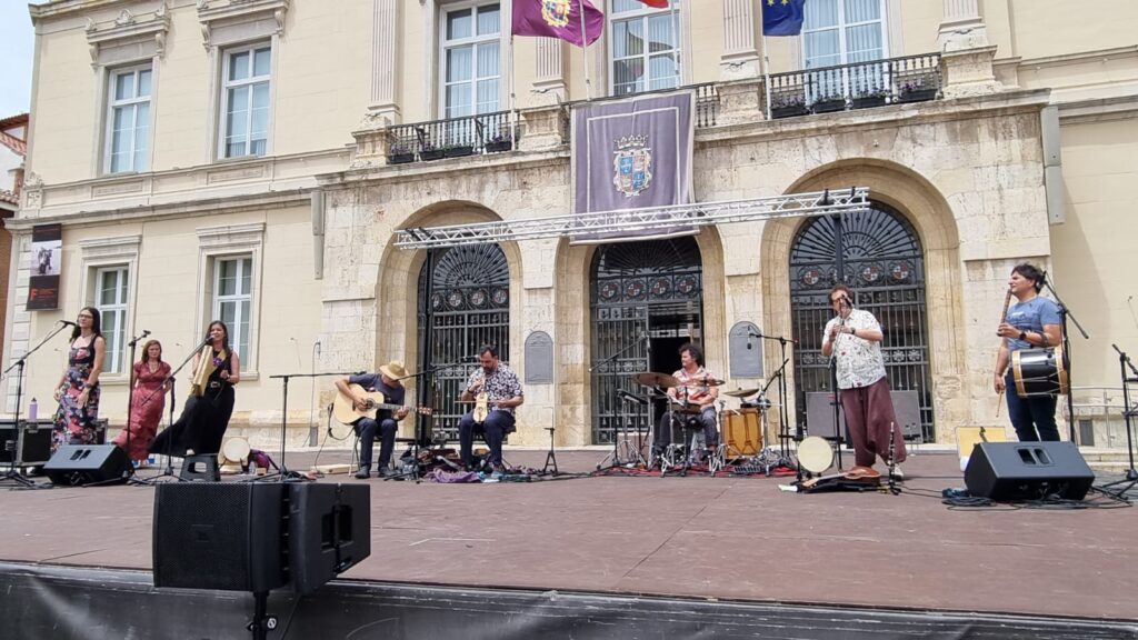 VERMÚ FOLK con PATAS DE PECES