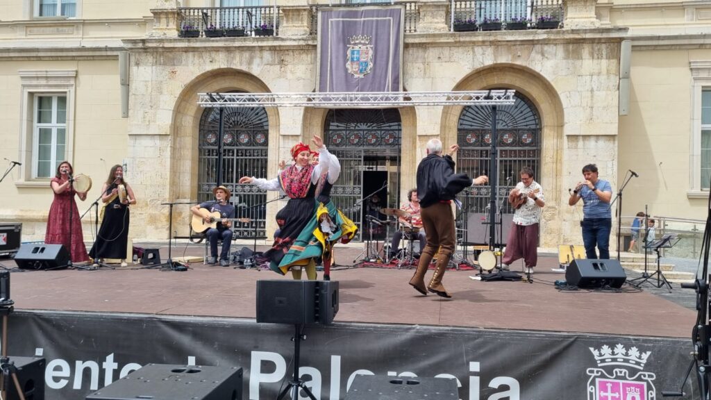 VERMÚ FOLK con PATAS DE PECES