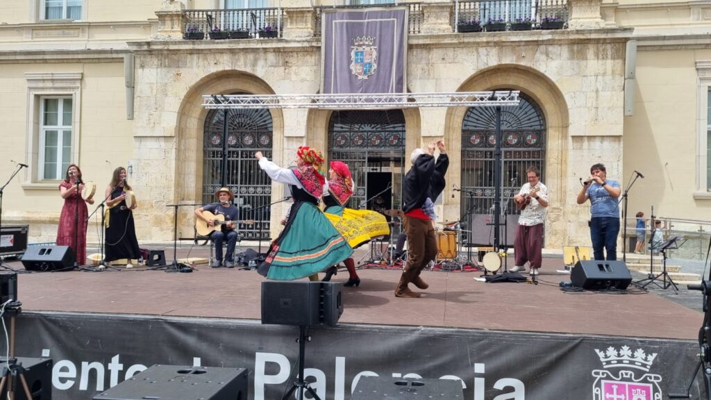 VERMÚ FOLK con PATAS DE PECES
