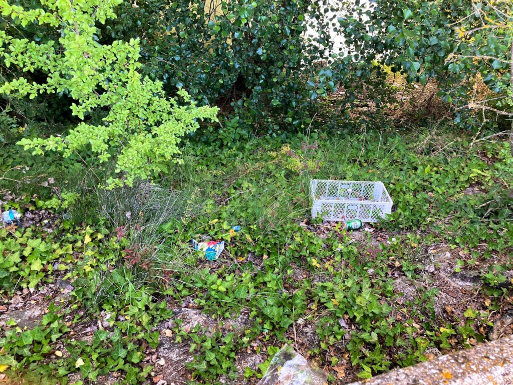 Caja en el río