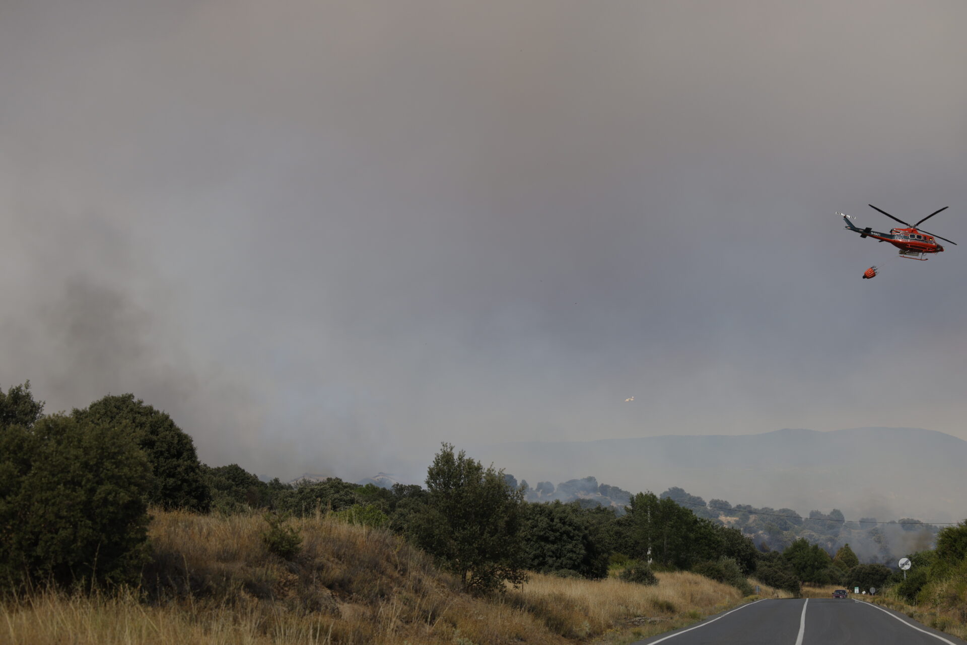 La Junta activa la situación operativa dos ante la evolución del incendio de Navaluenga (Ávila)