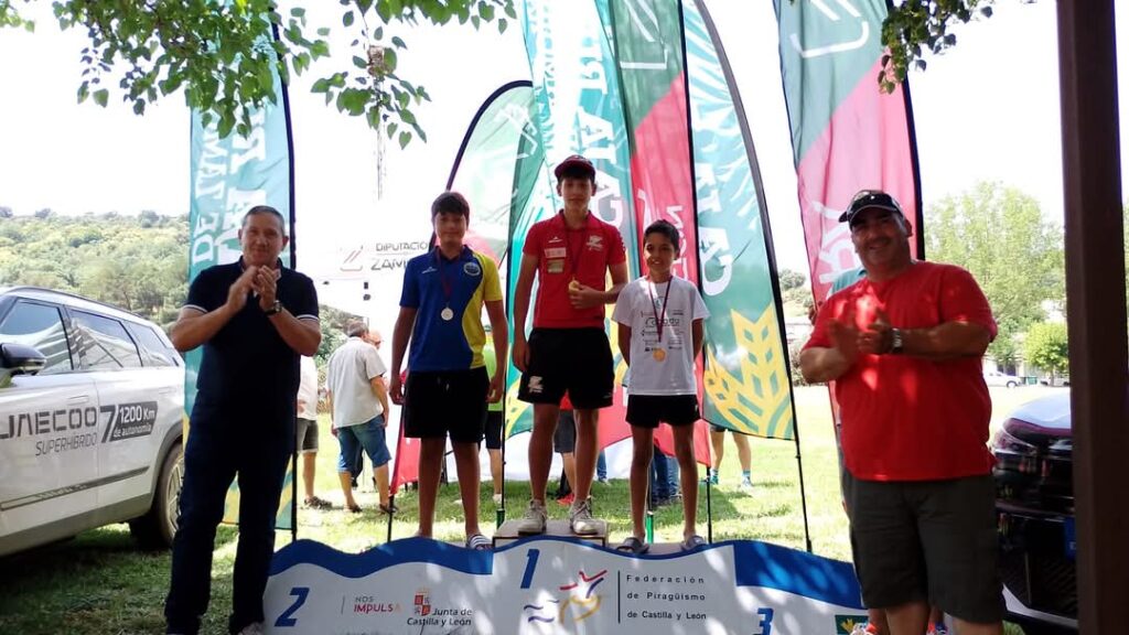Club Palentino de Piragüismo en el Regional de Edad