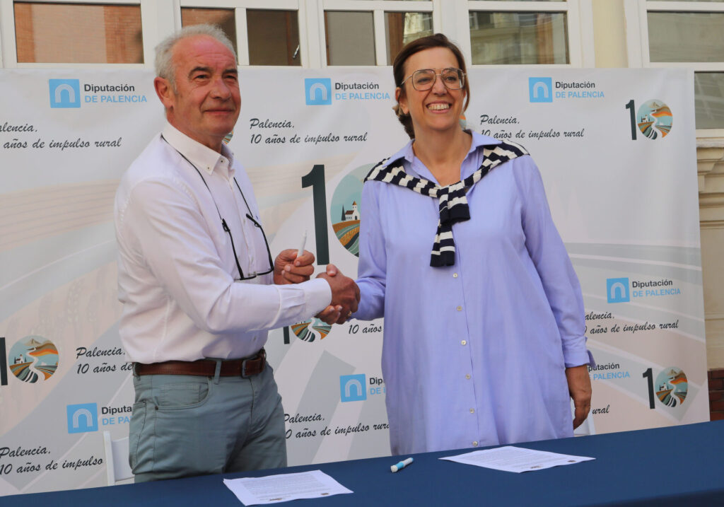 Firma de convenios de colaboración con los Grupos de Acción Local. Fotografía: Brágimo