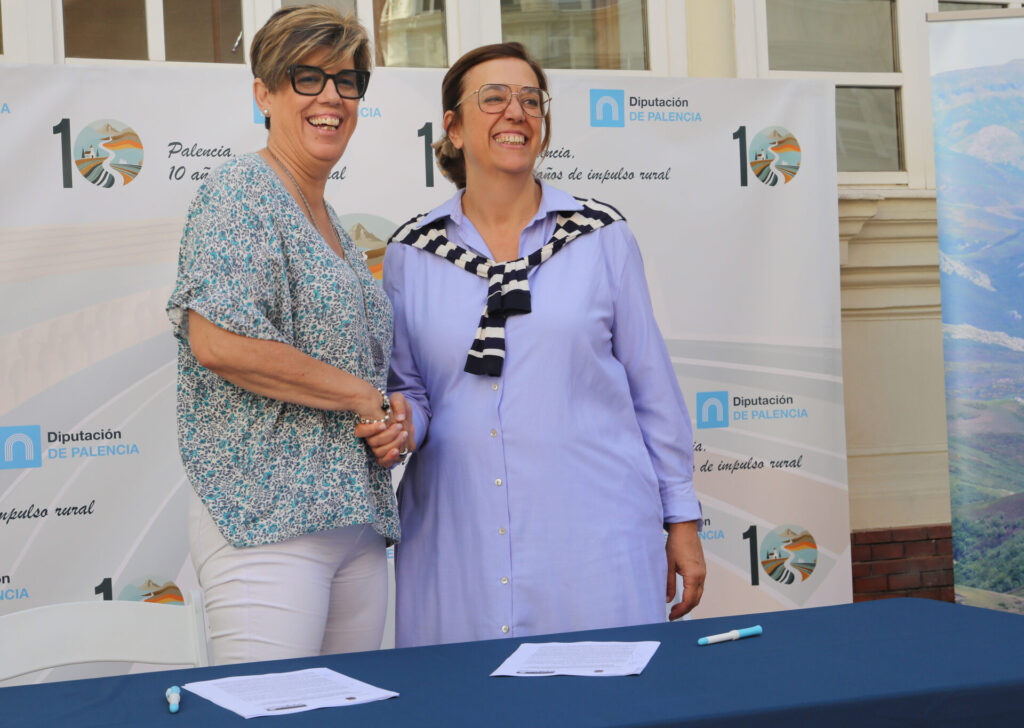 Firma de convenios de colaboración con los Grupos de Acción Local. Fotografía: Brágimo