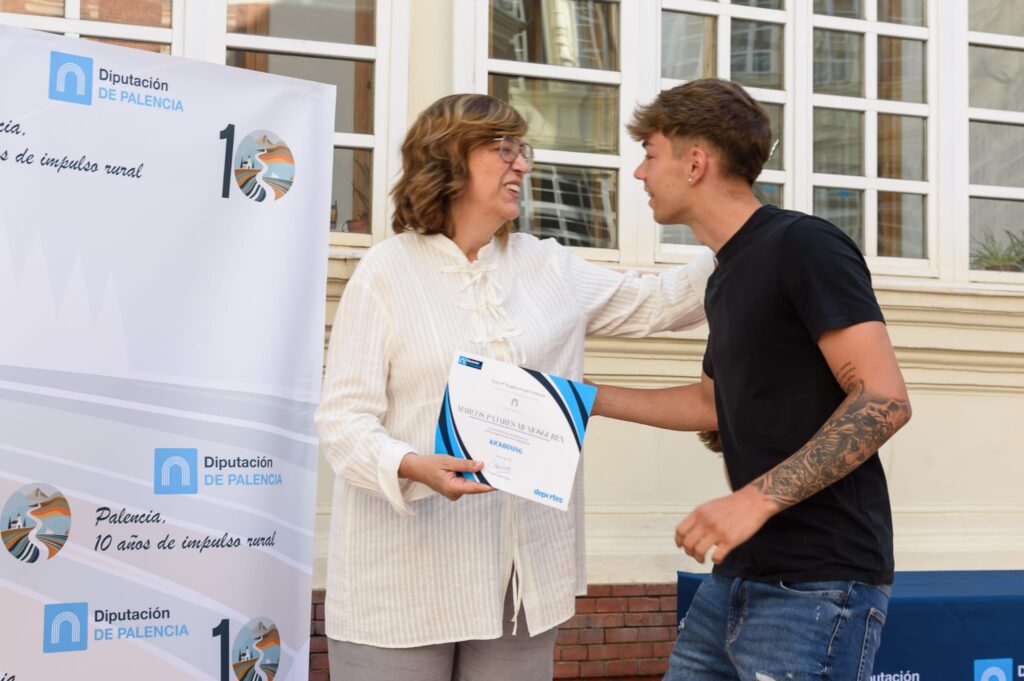 Fotos entrega becas a deportistas. Diputación de Palencia