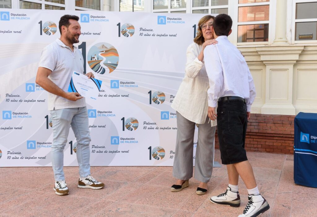 Fotos entrega becas a deportistas. Diputación de Palencia
