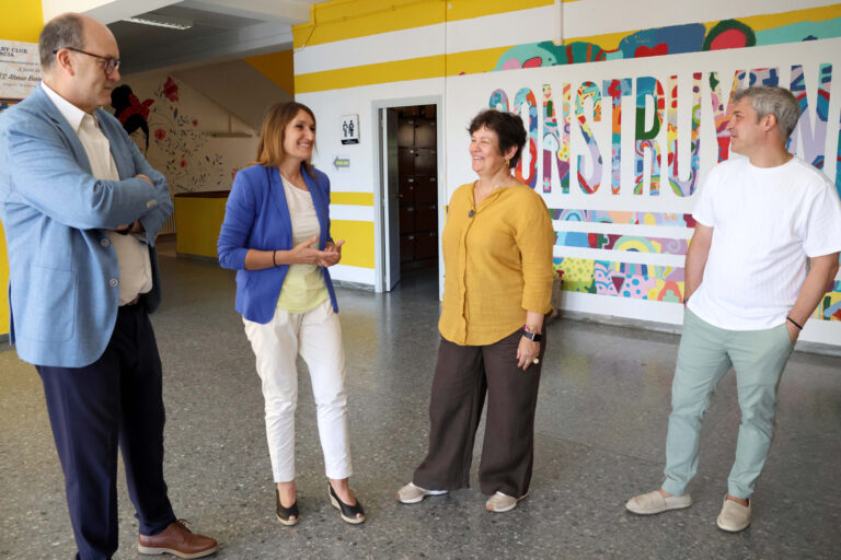 La consejera Rocío Lucas en el IES Alonso Berruguete