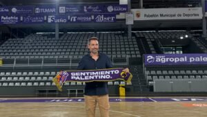 Natxo Lezkano en su presentación como nuevo entrenador del Súper Agropal Palencia