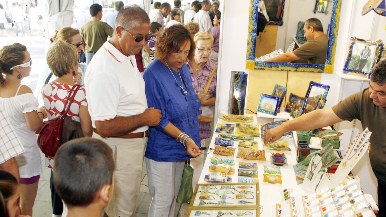 Imagen de archivo de una edición pasada de la Feria Regional de Artesanía. / Sara Muniosguren (ICAL)
