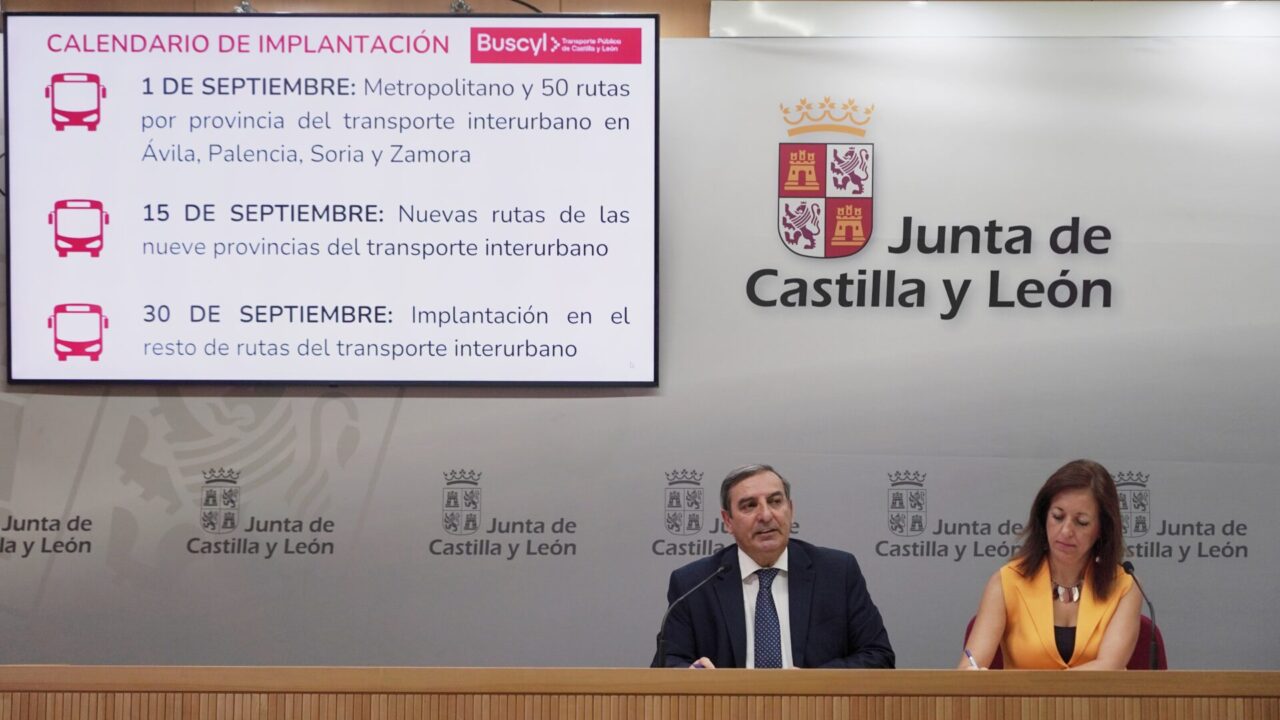 El consejero de Movilidad y Transformación Digital, José Luis Sanz Merino, presenta las novedades de la implantación de la Tarjeta Buscyl. / ICAL