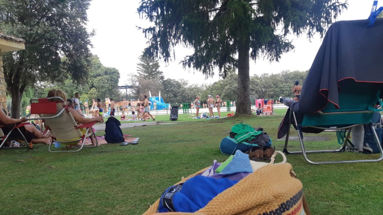 Imagen de las piscinas de El Monte el Viejo en Palencia. / Óscar Herrero