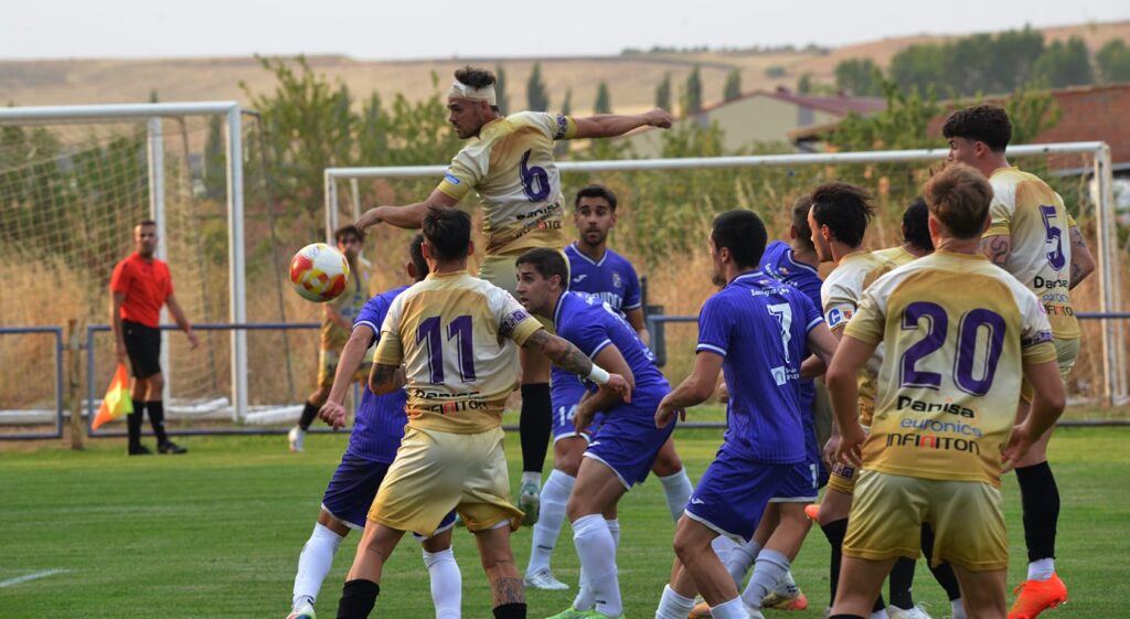 Becerril - Palencia Cristo Atlético, Copa Diputación 2025. Fotografía, Julio Robles