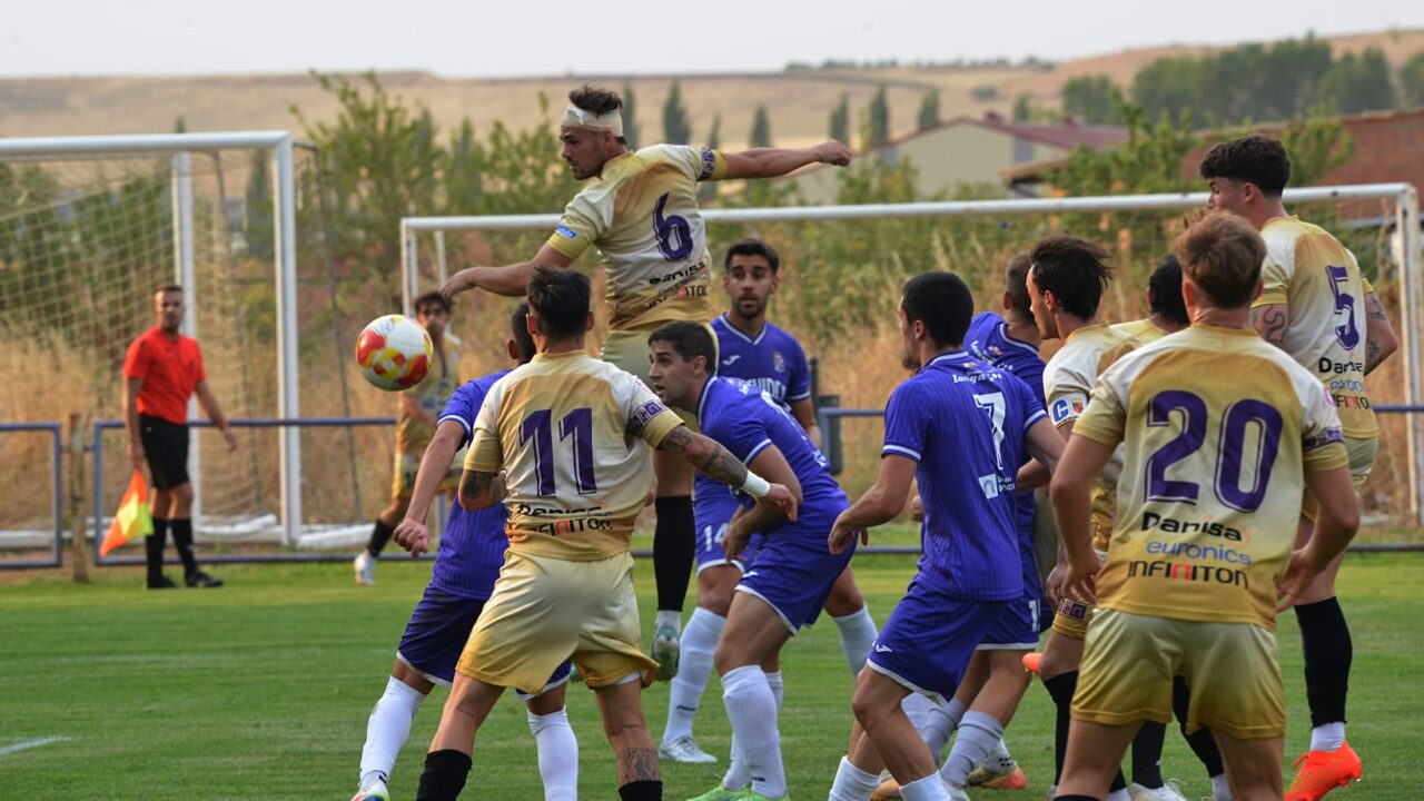 Becerril - Palencia Cristo Atlético, Copa Diputación 2025. Fotografía, Julio Robles