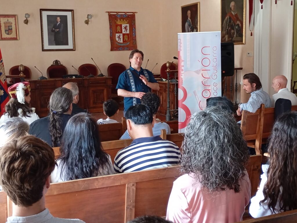 CARRIÓN SE HACE GUITARRA (2)