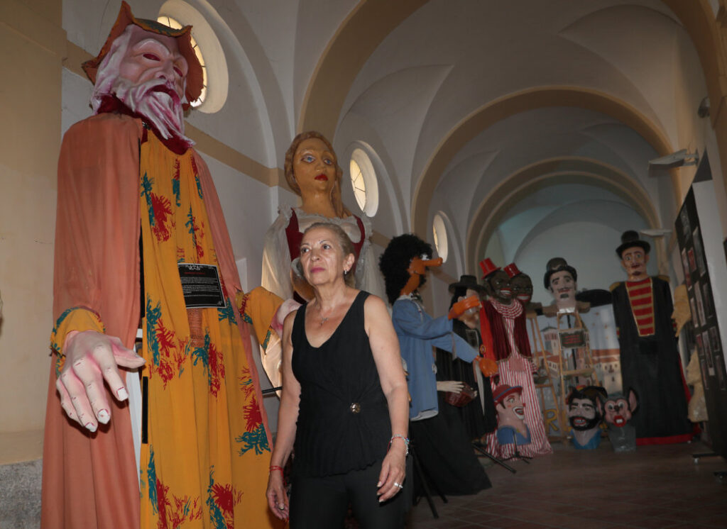 La casa de los Títeres en Paredes de Nava (Palencia), en la imagen la actriz y colaboradora de Miguel Ángel Ordoñez, Irene Antolín