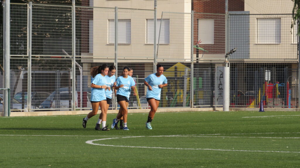 El Palencia Fútbol Femenino en su primer entrenamiento de pretemporada 2025-26. Fotografía: Palencia en la Red