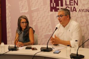 El Ayuntamiento de Palencia firma un convenio con la Asociación Chiguitos Felinos para gestionar la protectora de animales. Ayuntamiento de Palencia