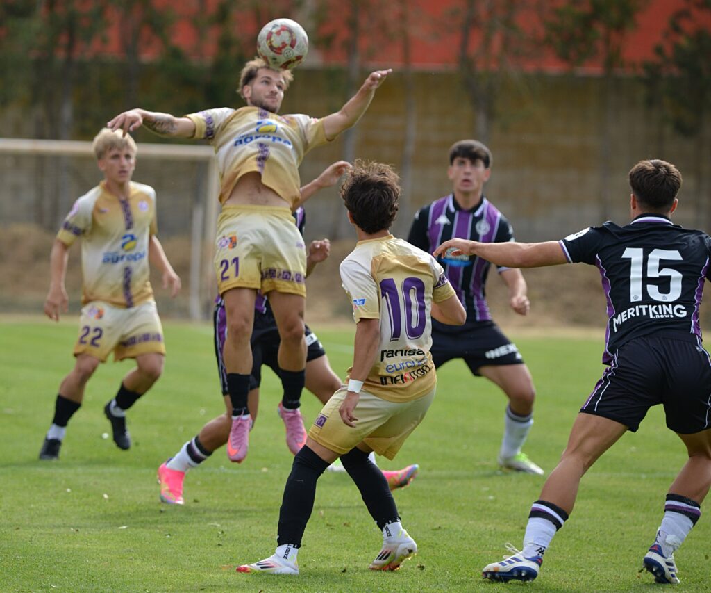 Palencia Cristo Atlético contra Real Valladolid 'B'. Fotografía: Julio Robles