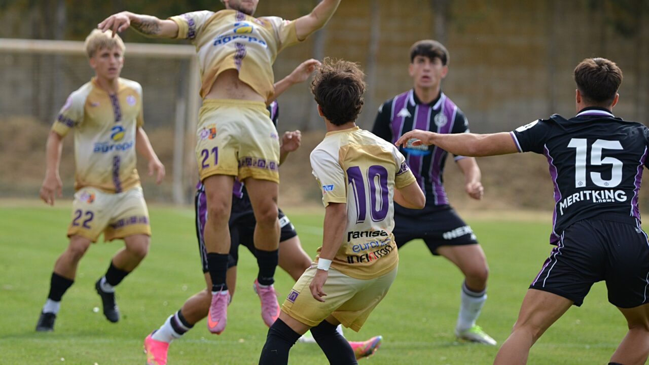 Palencia Cristo Atlético contra Real Valladolid 'B'. Fotografía: Julio Robles
