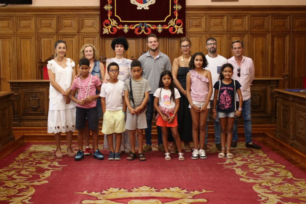 Recepción de los niños saharahuis en el Ayuntamiento de Palencia