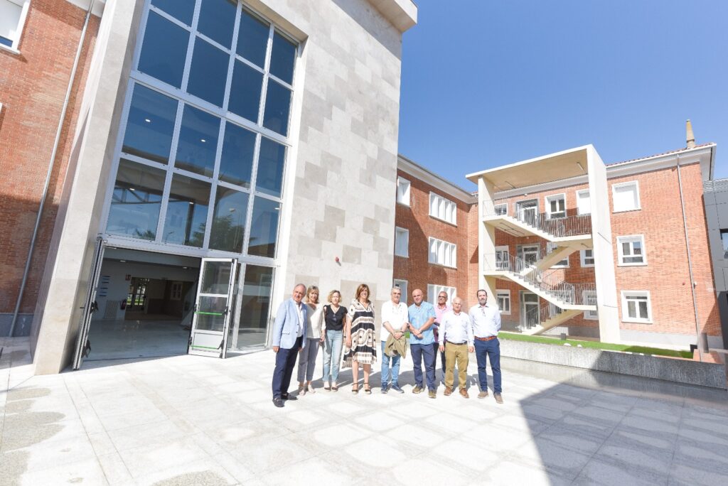 Visita reforma Escuela Enfermería