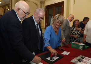 Exposición filatélica en el casino de Palencia