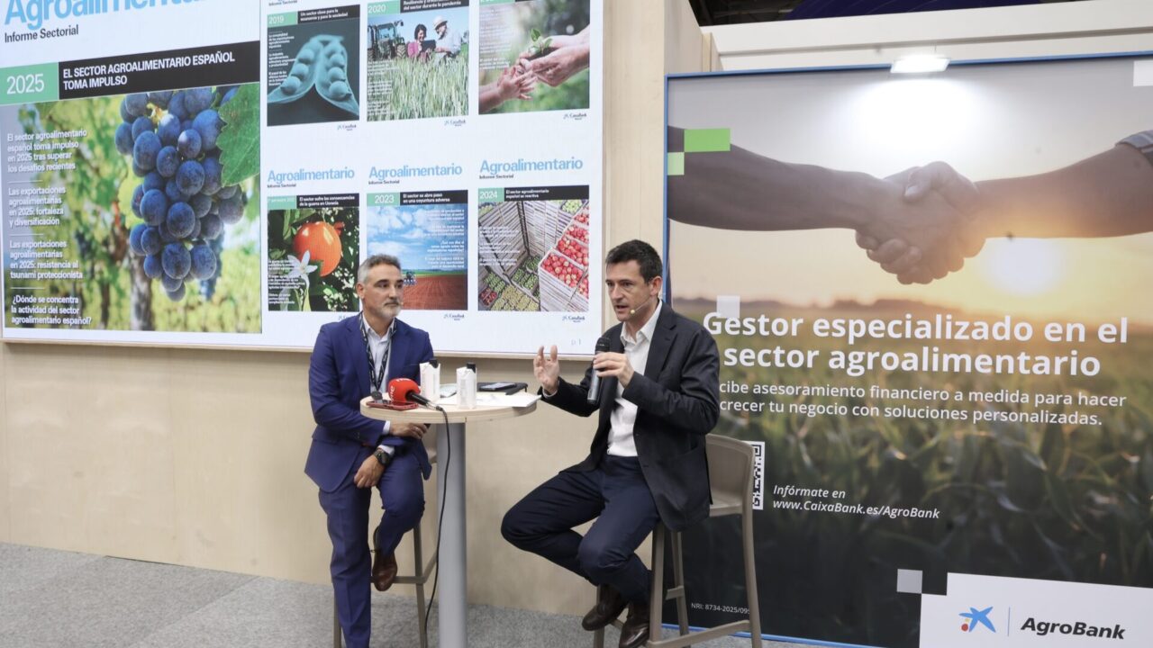 Presentación del nuevo informe agroalimentario de CaixaBank Research en la feria Fruit Attraction, de Madrid.