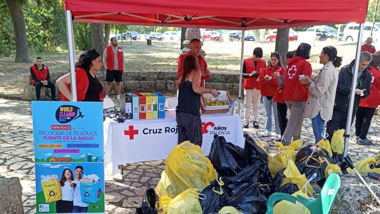 Imagen de una edición anterior de la cita de limpieza en Palencia organizada por el Centro Comercial Las Huertas.