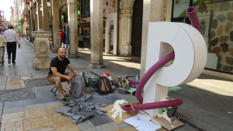 'Con Forma de P' 2025