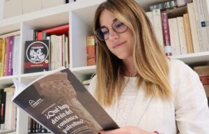 Cristina Párbole presenta la reedición de su primer libro, ‘¿Qué hay detrás del románico?’