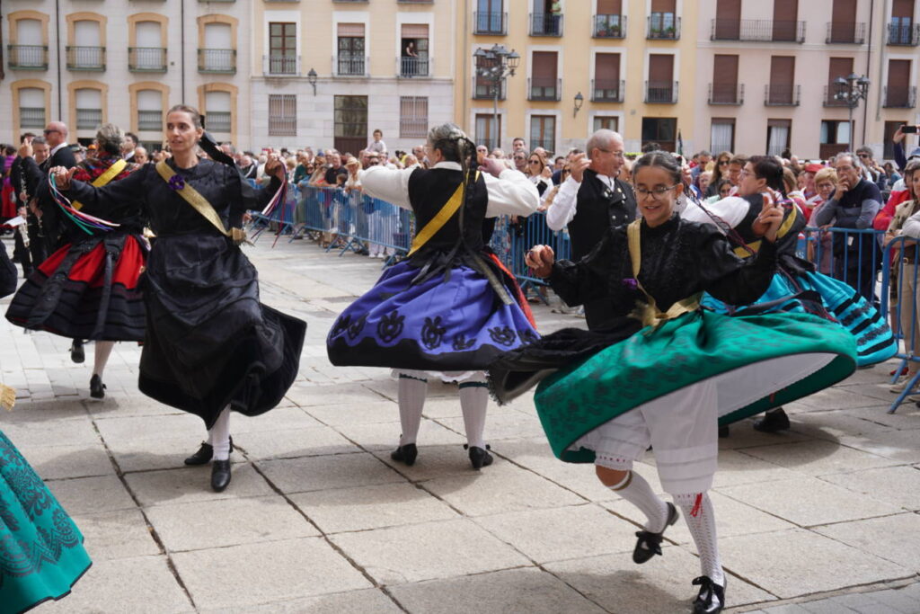 Eucaristía y procesión cívica San Antolín 2025 - Fotos Aida Acitores