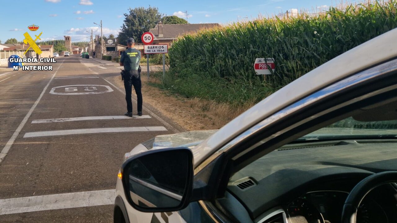 La Guardia Civil investiga a dos menores por un robo en una vivienda de Barrios de la Vega